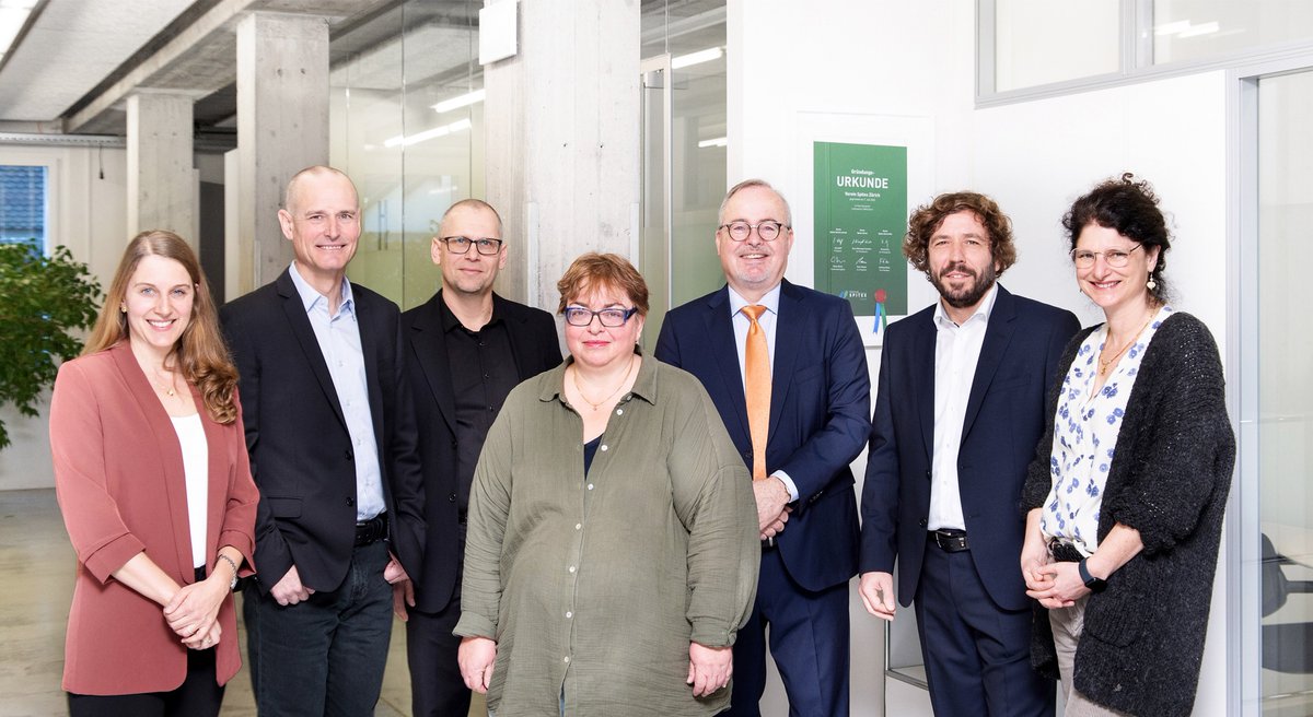 Spitex Zürich: Neue Geschäftsleitung startet Zusammengehen ab 2023. 
spitex-zuerich.ch/aktuelles/medi…