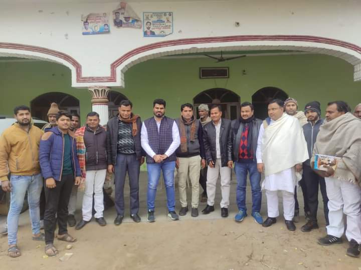 TimesBsp's tweet photo. #Breking_News बसपा प्रमुख मायावती जी के निर्देशानुसार उत्तराखंड के प्रदेश_अध्यक्ष आदित्य_बृजवाल ने गांव चलो अभियान का चलाया कार्यकम
 भगवानपुर विधानसभा के सेक्टर नंबर 1 सिकरोड़ा की नुक्कड़ सभा का अयोजन

 बीएसपी  की रीति नीति को जन-जन तक पहुंचाने का संकल्प 
@adityabrajwal https://t.co/t8wGcVrCRE