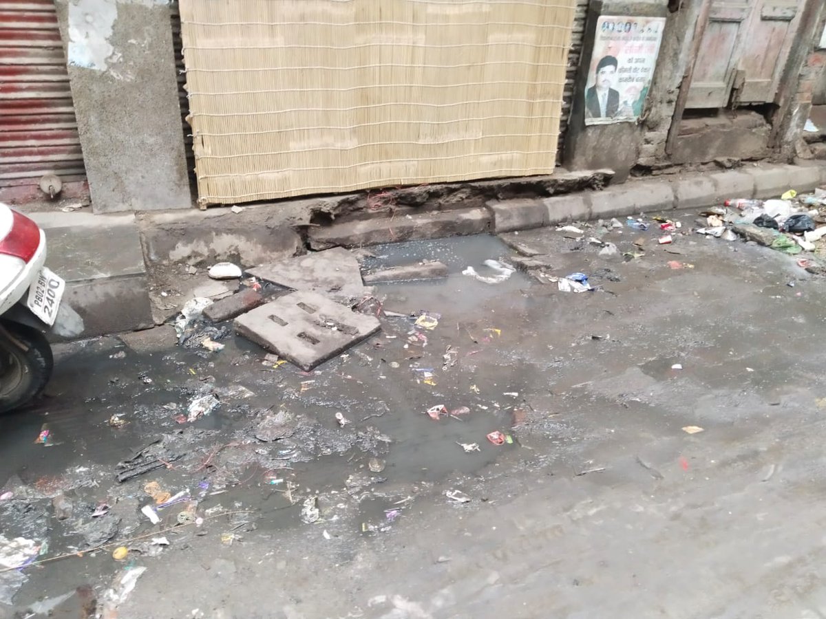 hrm261's tweet photo. @mcamritsar.    @karamjitrintu Sir,
Poor Drainage system - Ward number 48, Niwan Bazar near Bhatia hospital, seeking your attention to the improvement of the drainage system in our area 
Multiple calls &amp; complaints raised but still no solution given to us https://t.co/laIDHEyrKc