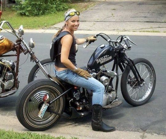 Hardcore_Harley's tweet photo. Classy ride, not seen a rear wheel like that before https://t.co/eVAHelbU2J