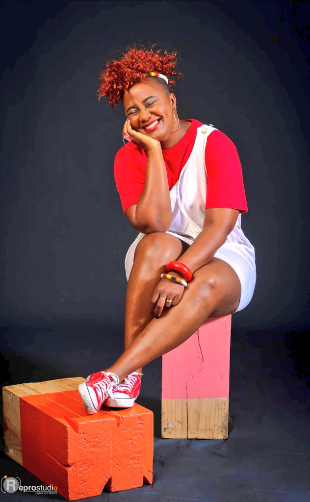 buhle_matsha's tweet photo. Mood right now, as #BuhleAt48 beckons. I'm thoroughly excited. I'm well and truly within #ArthritisTwitter now, but you know what? As long as my knees allow me a few minutes to dance, I will do so.
#HappinessCorner
*These are from the #BuhleAt43 photoshoot https://t.co/VF3GRRe3o5