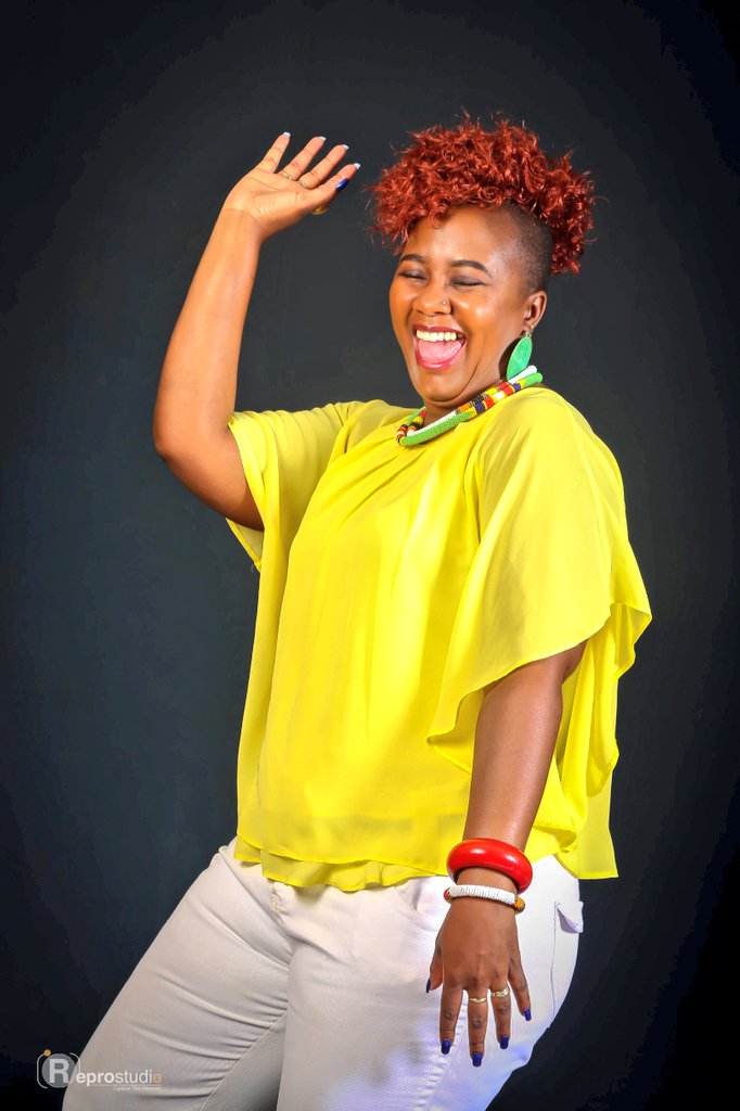buhle_matsha's tweet photo. Mood right now, as #BuhleAt48 beckons. I'm thoroughly excited. I'm well and truly within #ArthritisTwitter now, but you know what? As long as my knees allow me a few minutes to dance, I will do so.
#HappinessCorner
*These are from the #BuhleAt43 photoshoot https://t.co/VF3GRRe3o5