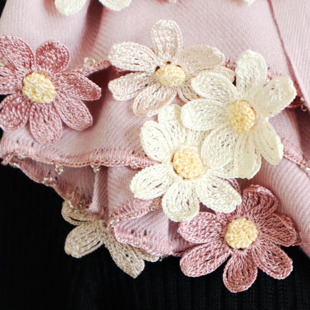 Ayturk001's tweet photo. The guest from Hong Kong gave us a wonderful comment about DAISY shawl.
Wish you enjoy the winter with DAISY :)

[Customer's comment]
https://t.co/M76RVlJ1q9 #handmade #oya #crochet #pashmina #shawl #guestcomment https://t.co/AgHjJGmN1j