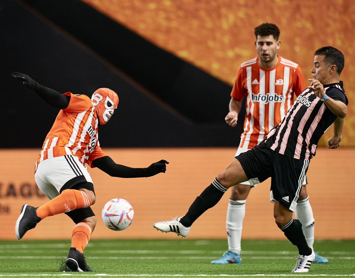 kappilinho's tweet image. Gerard Pique is running a 7-a-side league in Spain called @kingsleague. The teams have presidents like Aguero and Casillas. This week, a current LaLiga player who wasn't allowed by his club and agent to take part played with a mask and under the name Enigma to hide his identity.