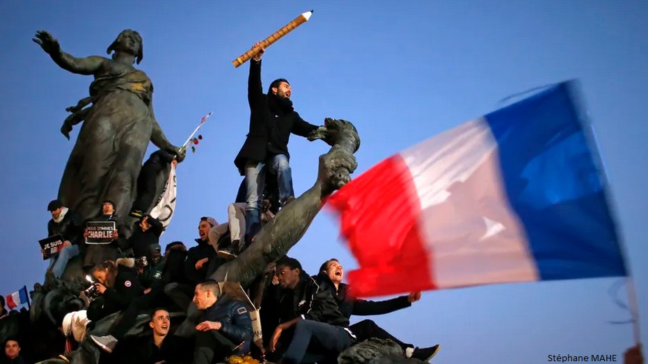 Prefet93's tweet image. #11janvier

Les "marches républicaines", organisées à la suite des attentats, deviennent la plus grande mobilisation jamais recensée en France avec plus de 4⃣ millions sur les deux journées, dont plus de 1⃣,5⃣ million à #Paris pour 
#LibertedExpression
#LibertedelaPresse