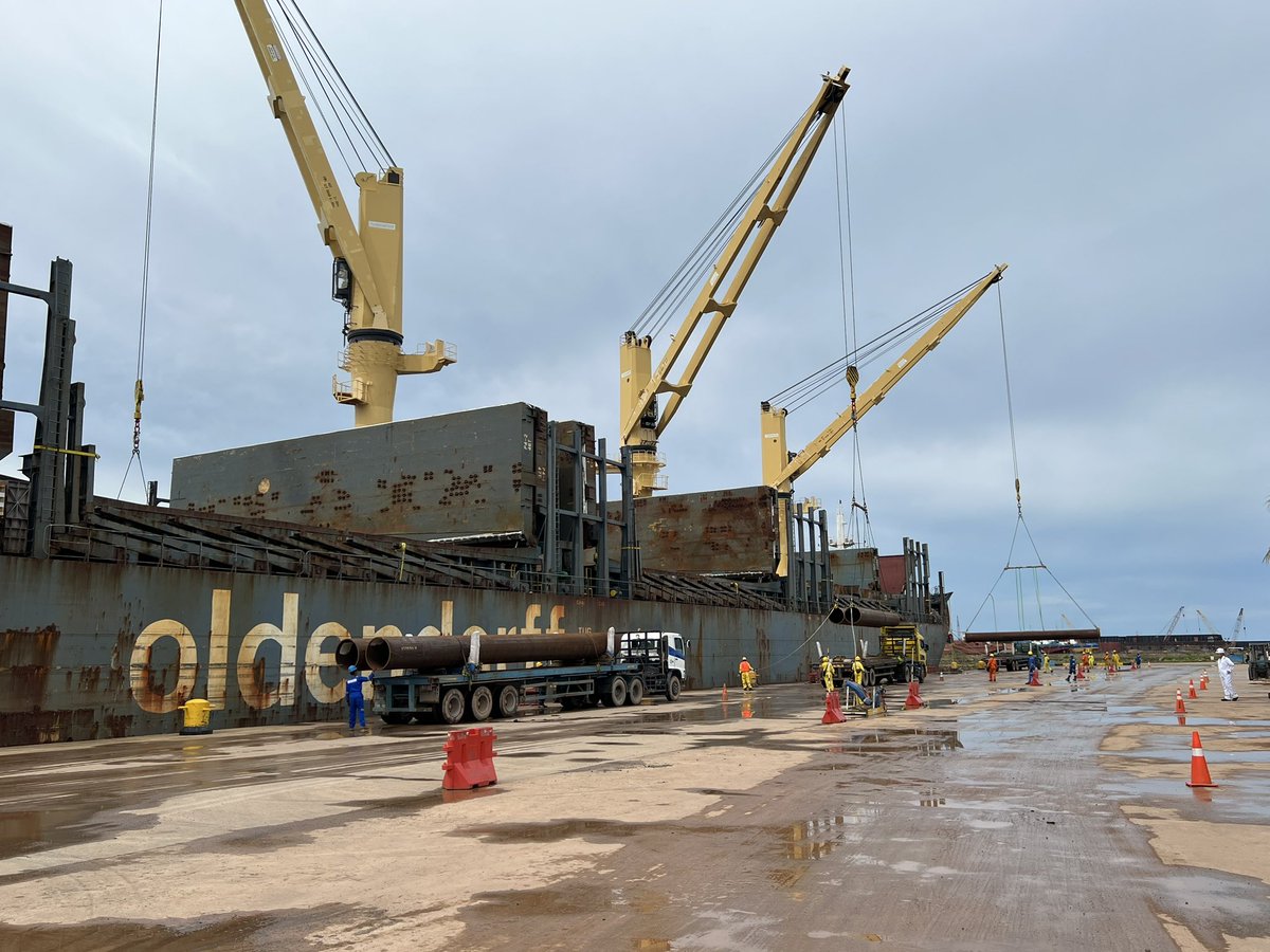 Hanmanmarine's tweet photo. @Hanmanmarine Busy this week with another discharge of bare steel gas pipes for subsea pipeline. https://t.co/RaNgptInwu
