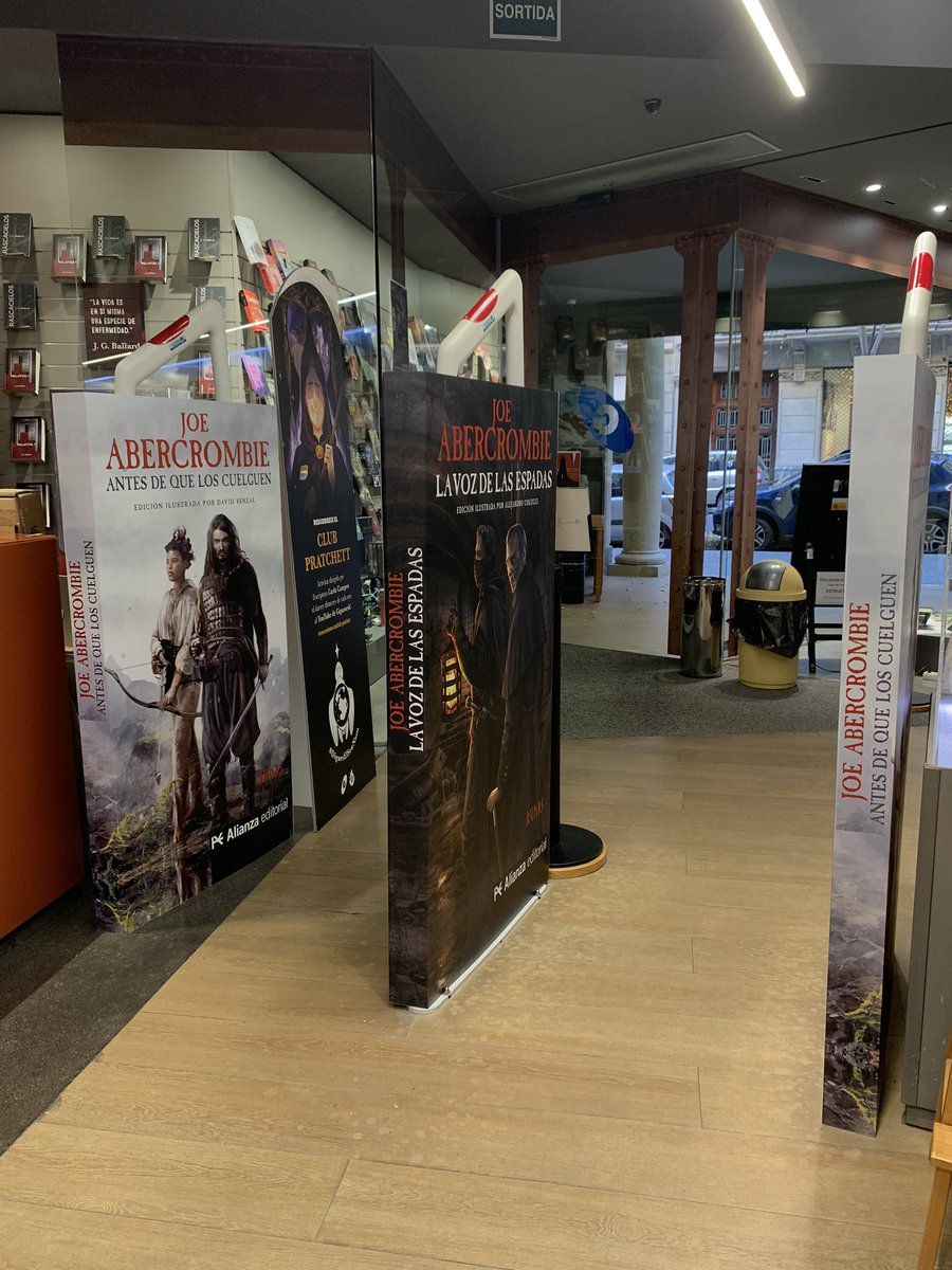 GigameshTienda's tweet photo. Os dejamos por aquí los cubrealarmas que os darán la bienvenida al Templo de la Fantasía y la CF durante las próximas semanas 😉

Son las cubiertas de las ediciones ilustradas que Alianza Runas está publicando de la obra de @LordGrimdark (obras de @AleColucciArt y @David0Benzal). https://t.co/W3jxy77uiR