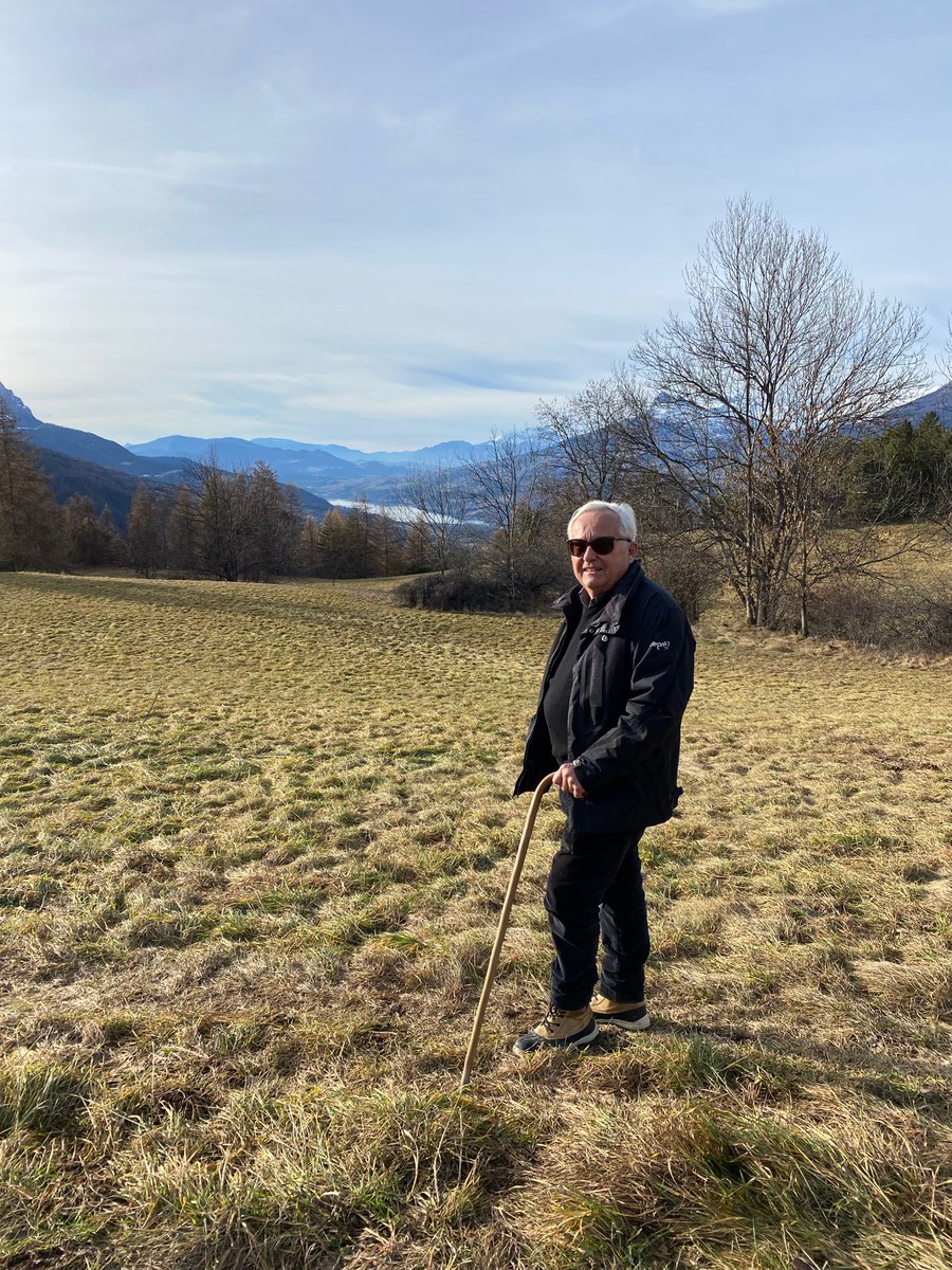 hpauchon's tweet photo. Gilles était venu au Puy pour marcher 2 jours et finalement il est allé jusqu’à Compostelle ! La balado commence maintenant,
https://t.co/FfWeNnHpnx via @acast https://t.co/c6CjSXrHg0