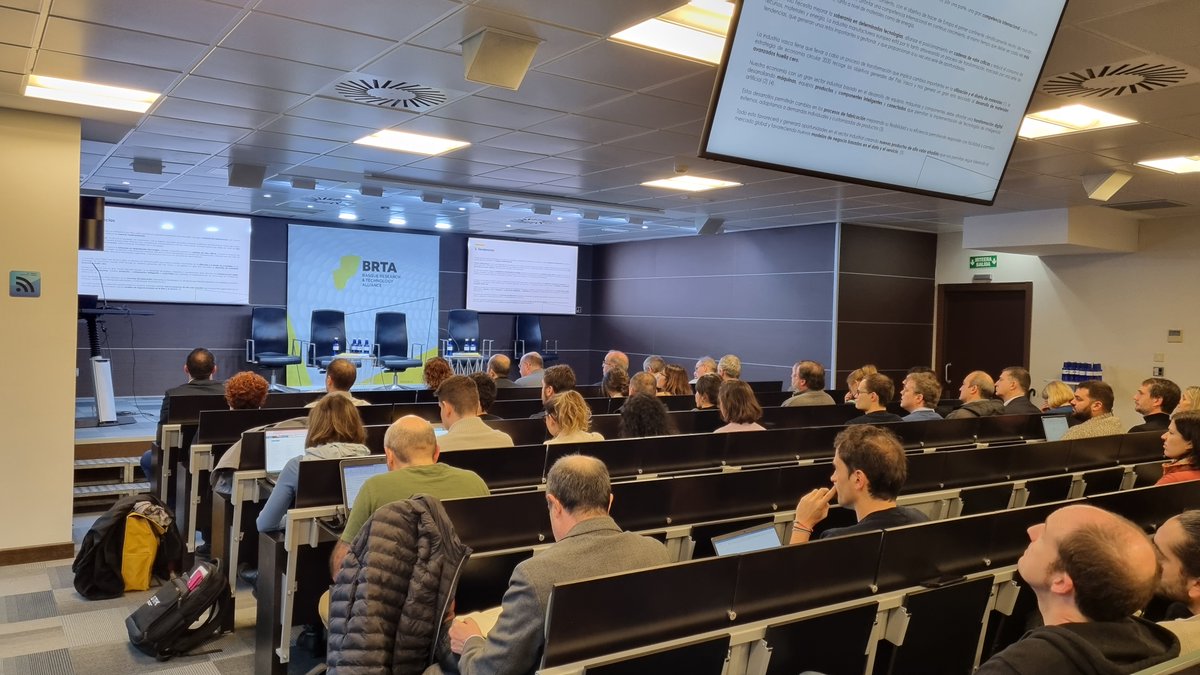 Estamos en el encuentro de la industria inteligente vasca en <a href="/PTGaraia/">PT Garaia</a>, una jornada organizada por #BRTA en la que cerca de 75 expertos mostraremos el trabajo que se está llevando a cabo en Euskadi en las áreas de industria inteligente y fabricación.