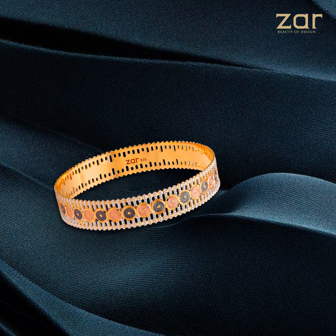 Give the special someone in your life a timeless gift - a gorgeous golden bangle.

#ZARJewels #IndianJewellery #GoldBanglesIndia #Jewels #BangleLove #DesignerJewellery #Gold #IndianJewellery #FineJewellery #BangleDesign #GoldJewelry #BangleOfTheDay #JewellerySet #JewelleryFashion