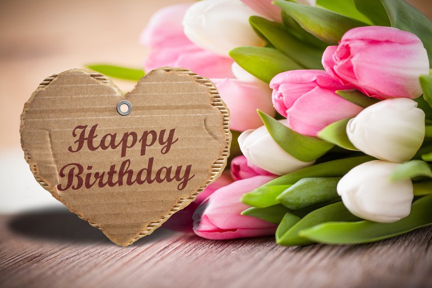  wishing a very happy birthday to Writer Diana Gabaldon today. 