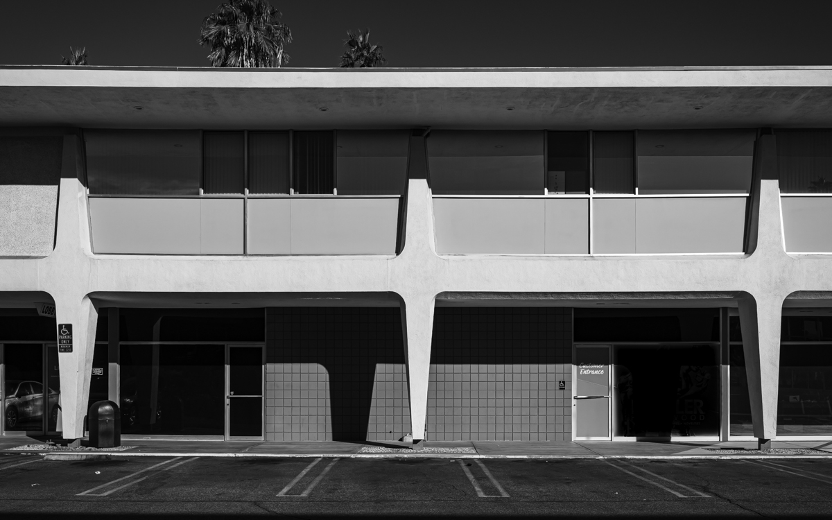 BerlinModerne's tweet photo. Berlin Modern in Palm Springs, part 4:
The classic shapes of Desert Modernism.
Richard Harrison, 1965. https://t.co/vmtJVBUyYE