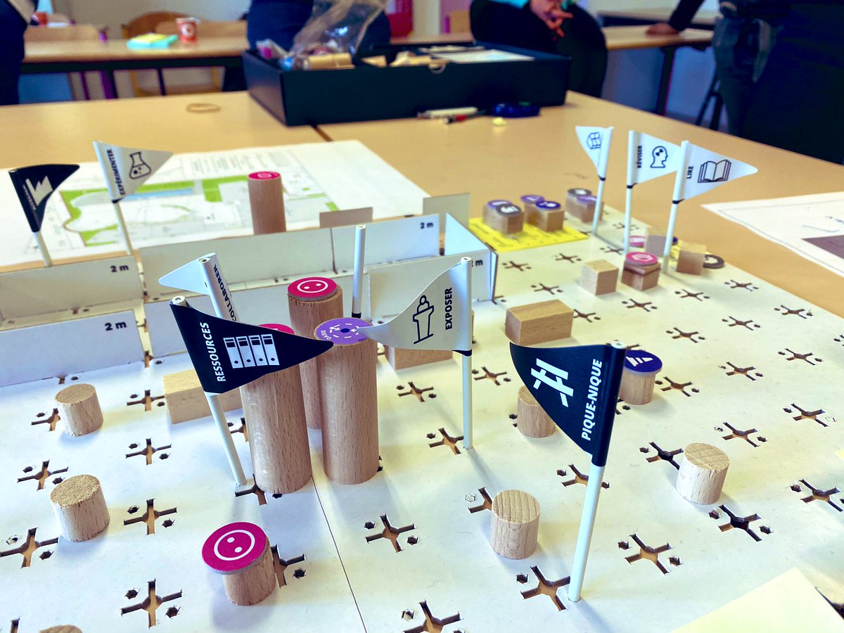 SICARTB's tweet photo. Finalisation du projet d’aménagement des espaces extérieurs du #lycée Picasso Fontenay-sous-Bois @AcCreteil dans le cadre de « Notre école, faisons-la ensemble » : maintenant, nous faisons la liste des courses 😉 à partir de la modélisation réalisée avec #ArchiLab d’#Archiclasse https://t.co/NyBZD482GM