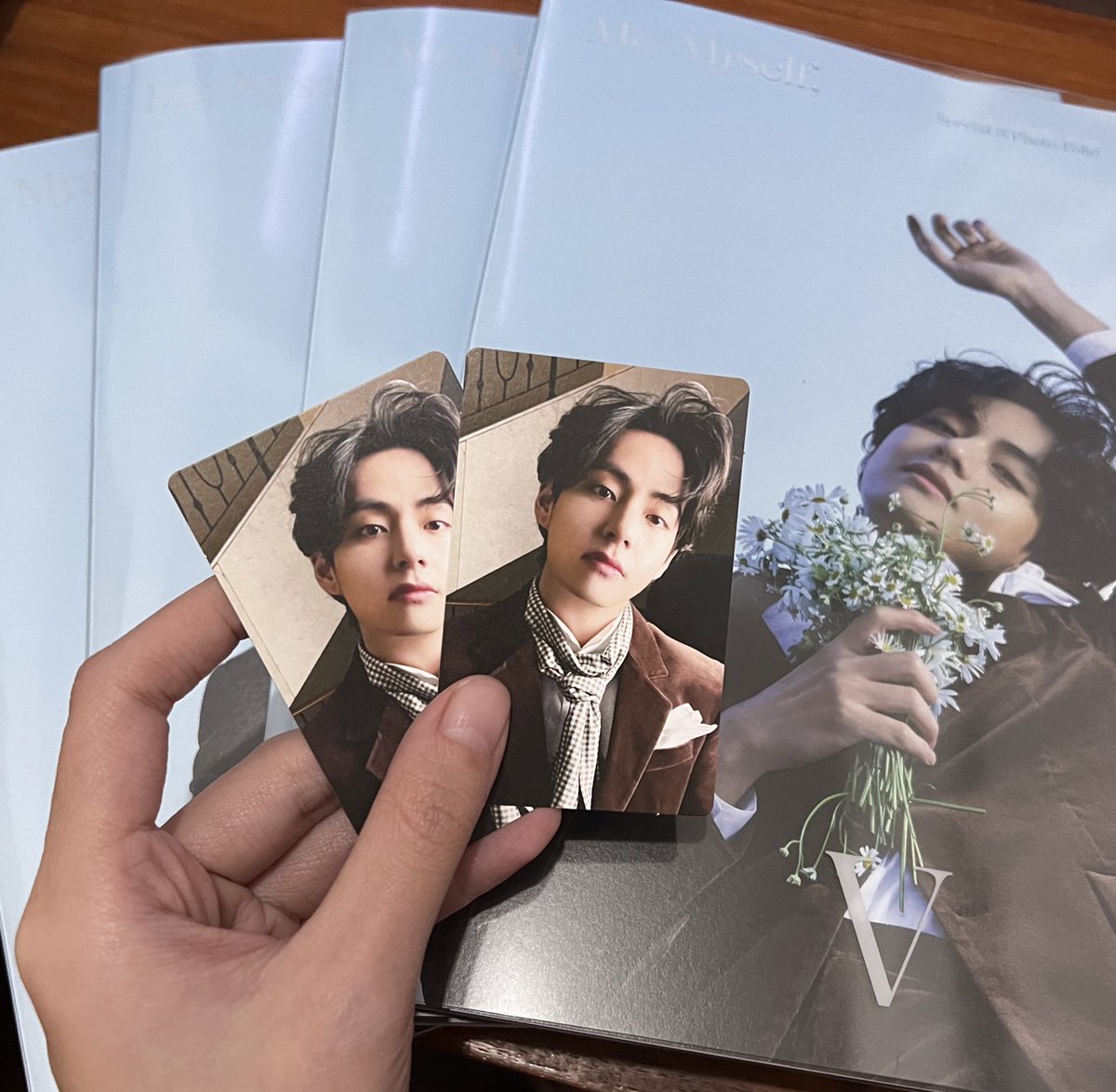 tk5ever's tweet photo. wts lfb bts ph #tk5everonhand

me, myself &amp; v photo folio veautiful days - complete set
• with rpc: 2200php (2 available)
• no rpc: 1300php (2 available)

on hand and ready to ship! payo 🫶 https://t.co/dmvvW6qKhp