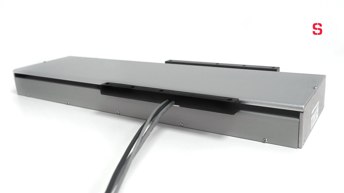 sinadrives's tweet photo. The height of this flat linear motor stage is only 54 mm! A very compact and stable design. This unit also has a safety encoder and protection against the dirt. https://t.co/idgceZwNzn