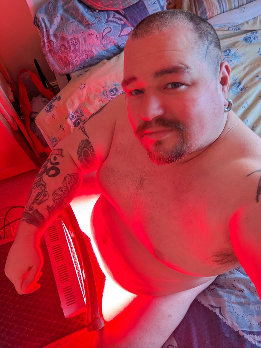 BearyBudai's tweet photo. Getting that good redlight on my junk 😝 https://t.co/YJZtsMfpKH