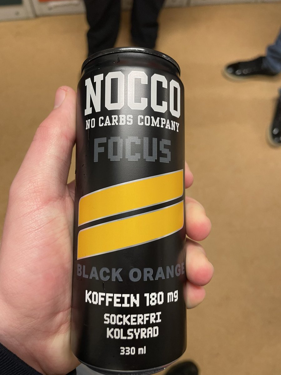 McOskish's tweet photo. Dagens Nocco!! Black Orange, en nyhet som var rätt god!!👍🏼#nocco #bentley #blackorange #regna #närsjukhus https://t.co/M7X40HbAFq