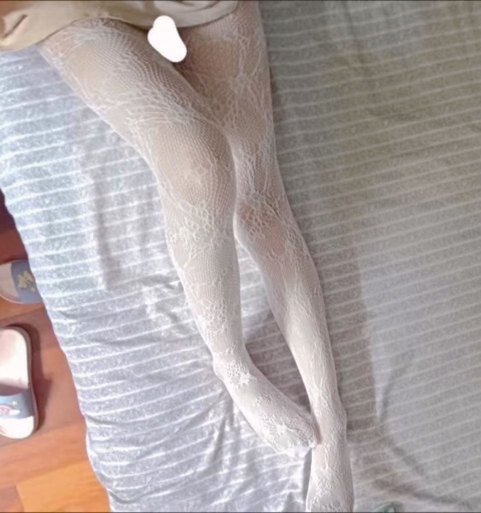 yyyy41849159's tweet photo. 刚刚肥来辽，前段时间忘记密码辽🤣联系方式在主页#原味#丝袜#大长腿 https://t.co/LfEWc73j58