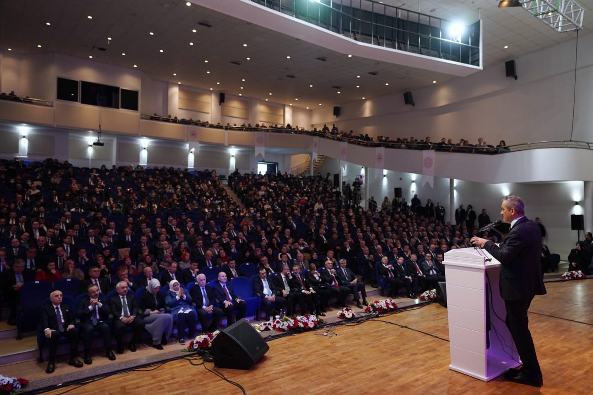 tcmeb's tweet photo. Bakanımız Mahmut Özer, İçişleri Bakanı @suleymansoylu ile Birlikte “Bağımlılığa Birlikte Dur Diyelim” Tanıtım Programı'na Katıldı

“Şubatın sonuna kadar 19 milyon öğrenci ve 1 milyon 200 bin öğretmenimizin tamamıyla 5 milyon velimize ulaşacağız.”

https://t.co/079mThywBK https://t.co/talu3meqhs