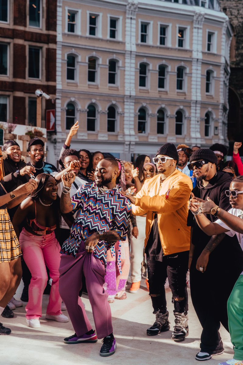 if you think Davido is the greatest of all time, engage and retweet this. let’s follow you 😈