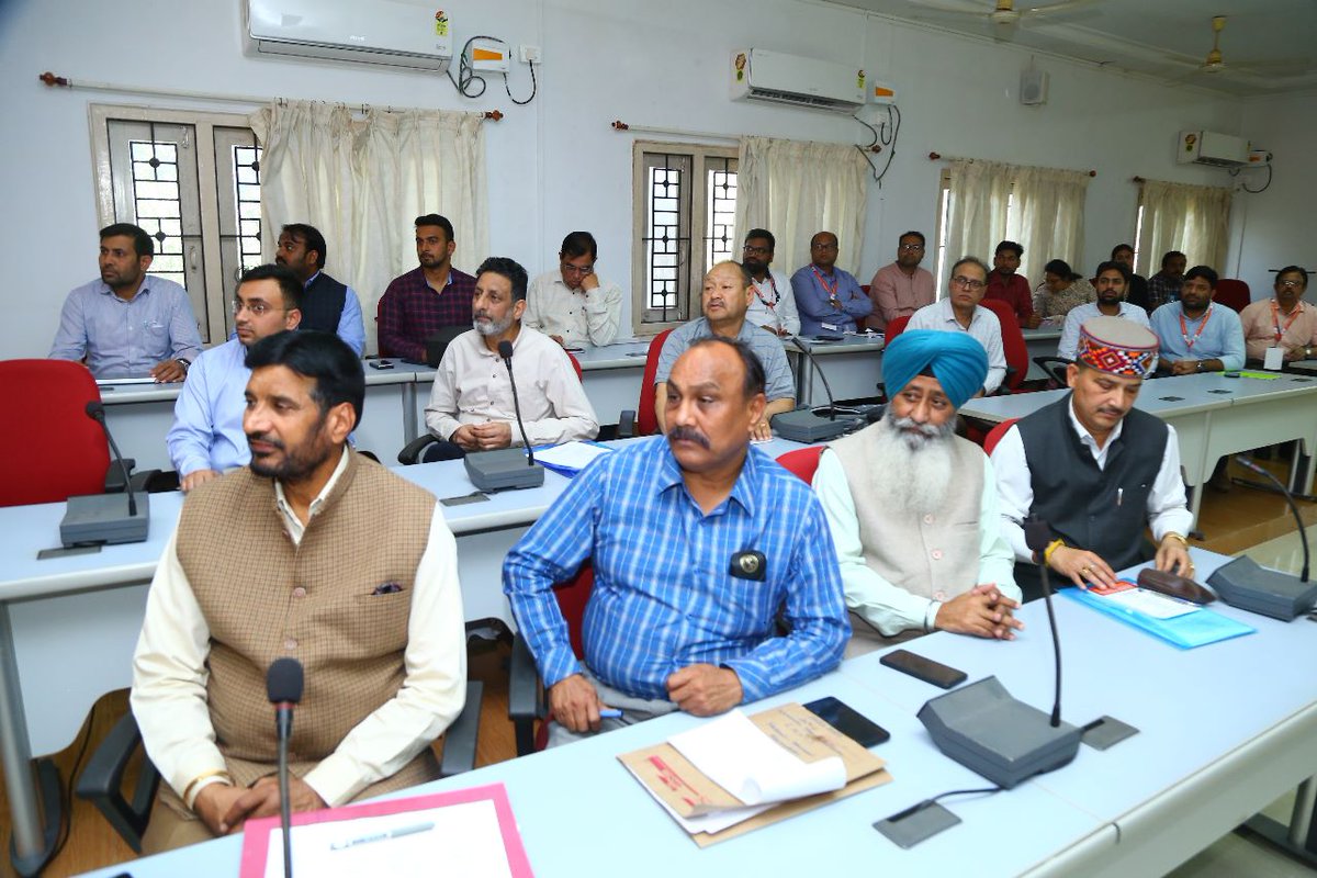 MYBharatHQ's tweet photo. #NYF2023 preparations are in full swing. 

YAS Secretary Mrs. Meeta Rajiv Lochan(@meetarajiv) and YAS JS Shri Nitesh Kumar Mishra(@NITKM2021), motivates the officers for the National Youth Festival preparations.

#NYKSYouthFestival #NationlYouthFestival #Youth https://t.co/pNzX8MhKXe