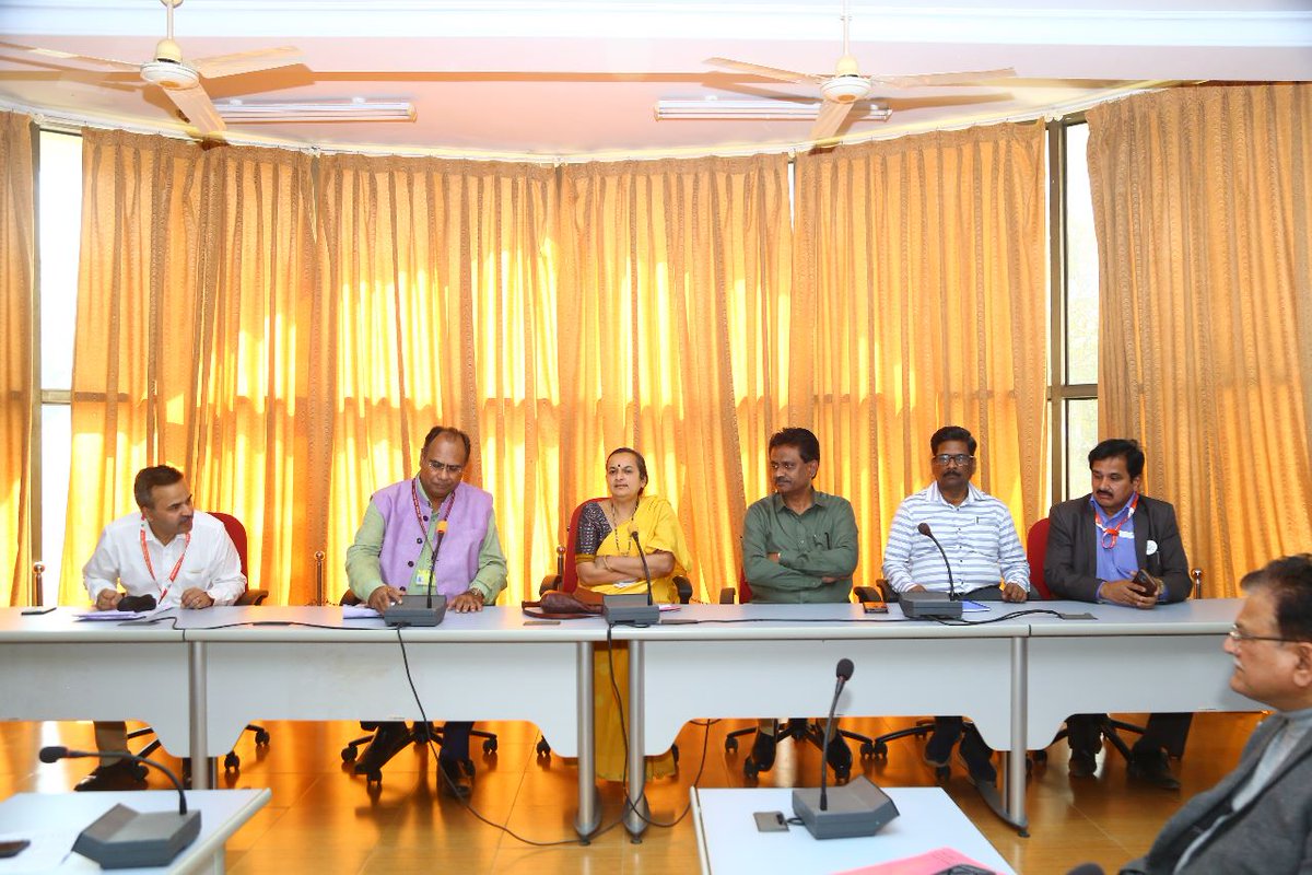 MYBharatHQ's tweet photo. #NYF2023 preparations are in full swing. 

YAS Secretary Mrs. Meeta Rajiv Lochan(@meetarajiv) and YAS JS Shri Nitesh Kumar Mishra(@NITKM2021), motivates the officers for the National Youth Festival preparations.

#NYKSYouthFestival #NationlYouthFestival #Youth https://t.co/pNzX8MhKXe
