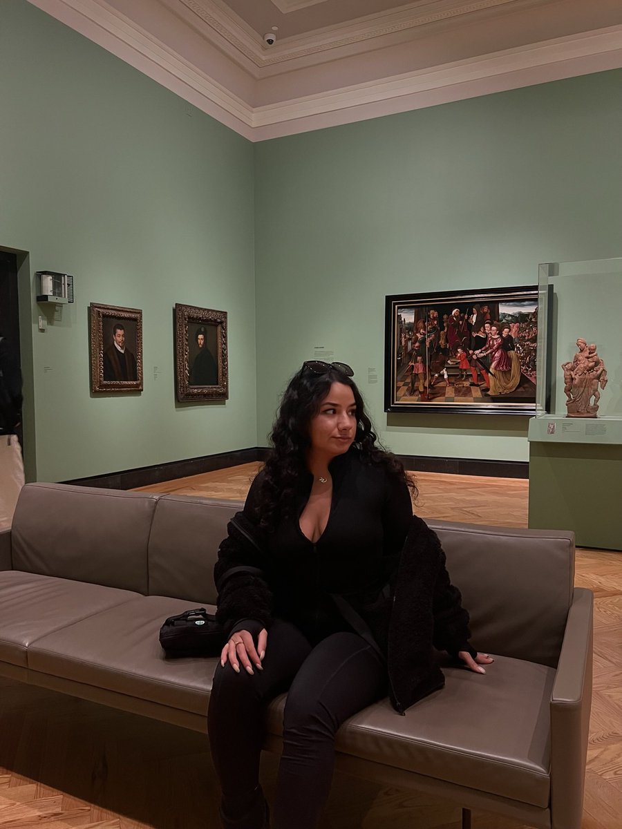 whereslilnikki's tweet photo. She is art https://t.co/SKOKVsqiMr