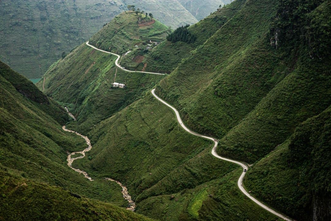 Vietsense_'s tweet photo. 9 photos in NatGeo that showcased Vietnam’s natural beauty.
Lensman Tran Tuan Viet continued to boost his global profile by having a number of his photographs published by U.S. magazine National Geographic in 2022.
(Part 2)
Source: VN Express https://t.co/9B4iyJAeZp