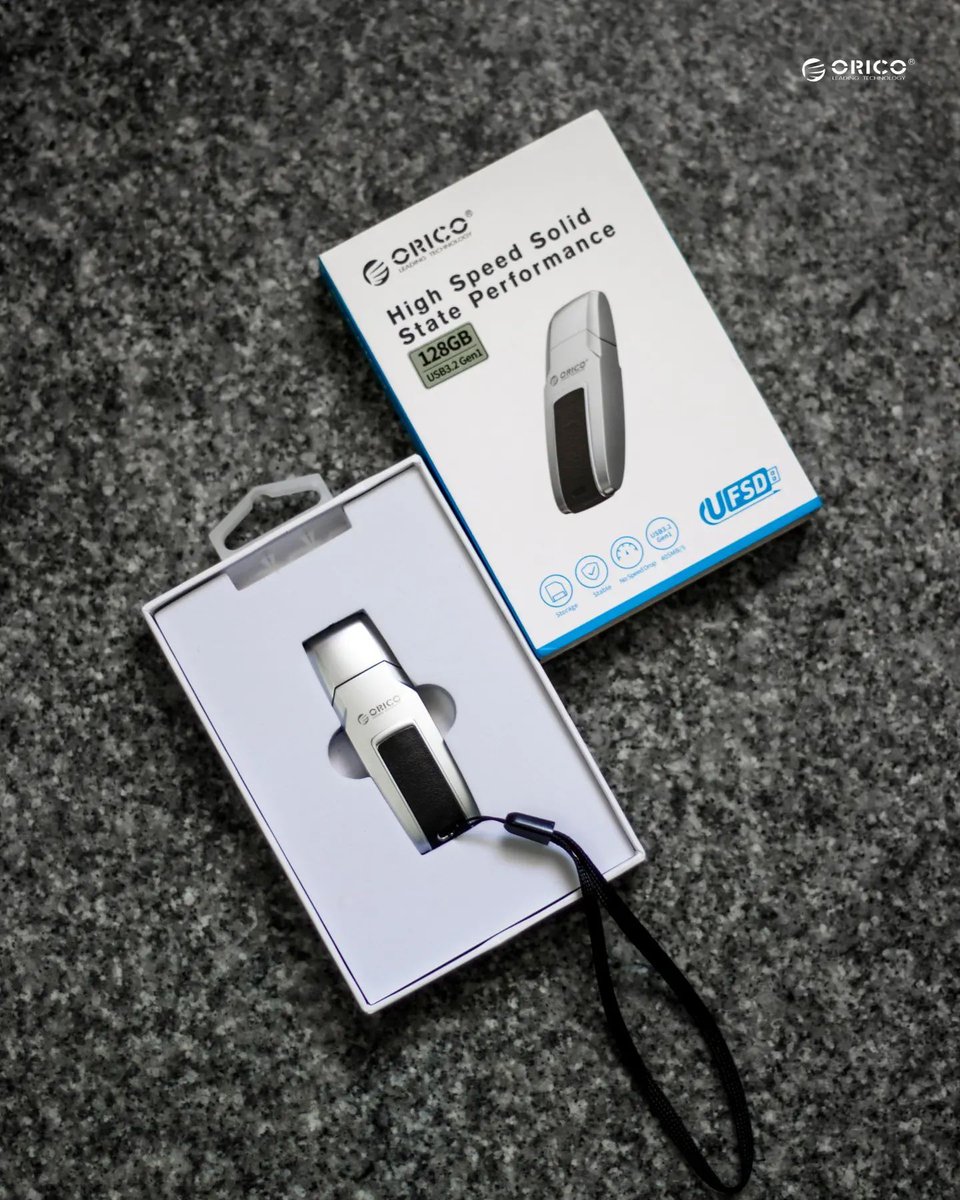 ORICO_Official's tweet photo. Need to store Music, videos, and high-quality photos? This is the thumb drive for you👇

🎯ORICO-UFSD-C
🔗Amazon US: https://t.co/G8dNGUMQeN  
     Shopee PH: https://t.co/WLQQYTipYZ
📸IG@its_sa_nam https://t.co/QqEzJXBzyq