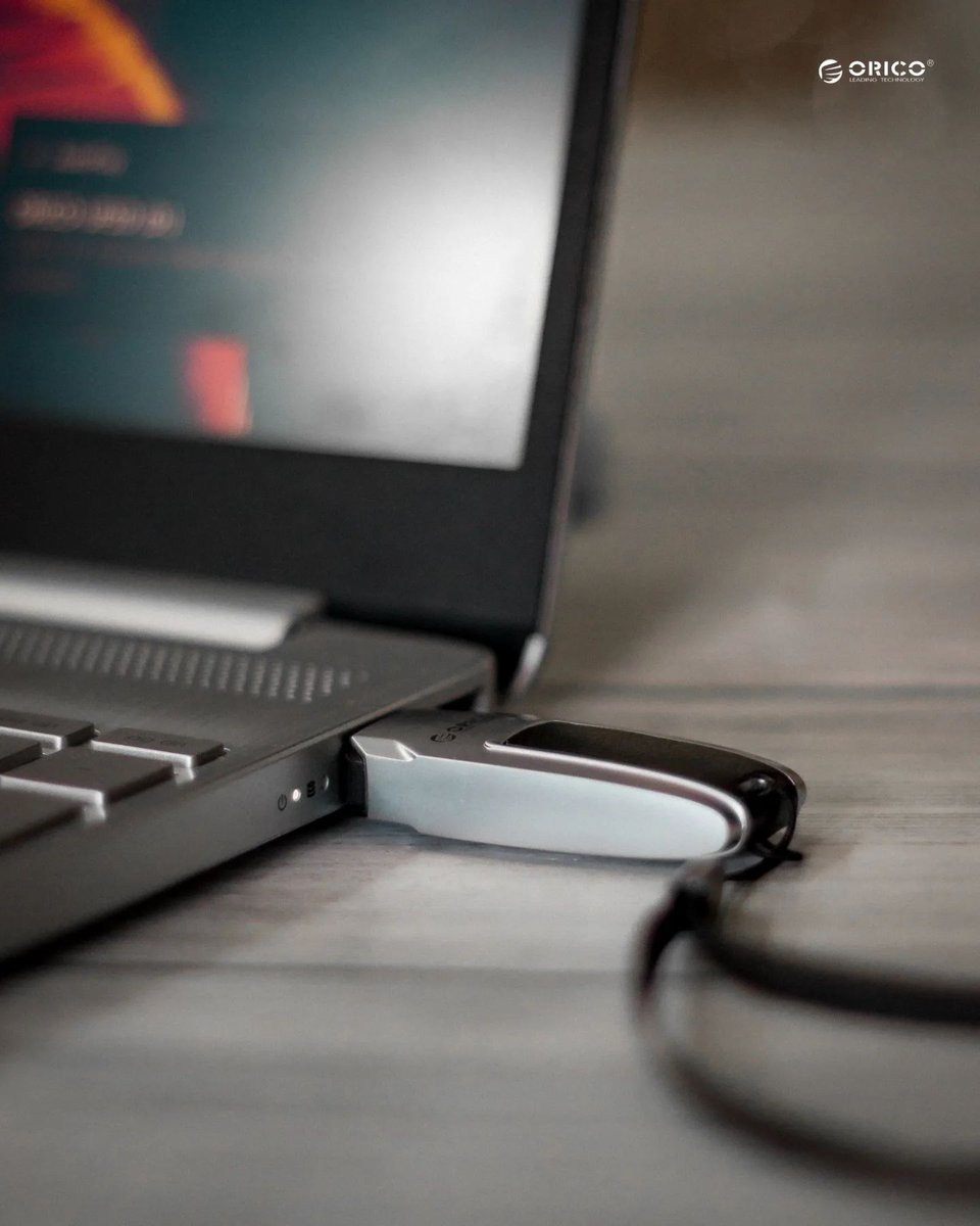 ORICO_Official's tweet photo. Need to store Music, videos, and high-quality photos? This is the thumb drive for you👇

🎯ORICO-UFSD-C
🔗Amazon US: https://t.co/G8dNGUMQeN  
     Shopee PH: https://t.co/WLQQYTipYZ
📸IG@its_sa_nam https://t.co/QqEzJXBzyq