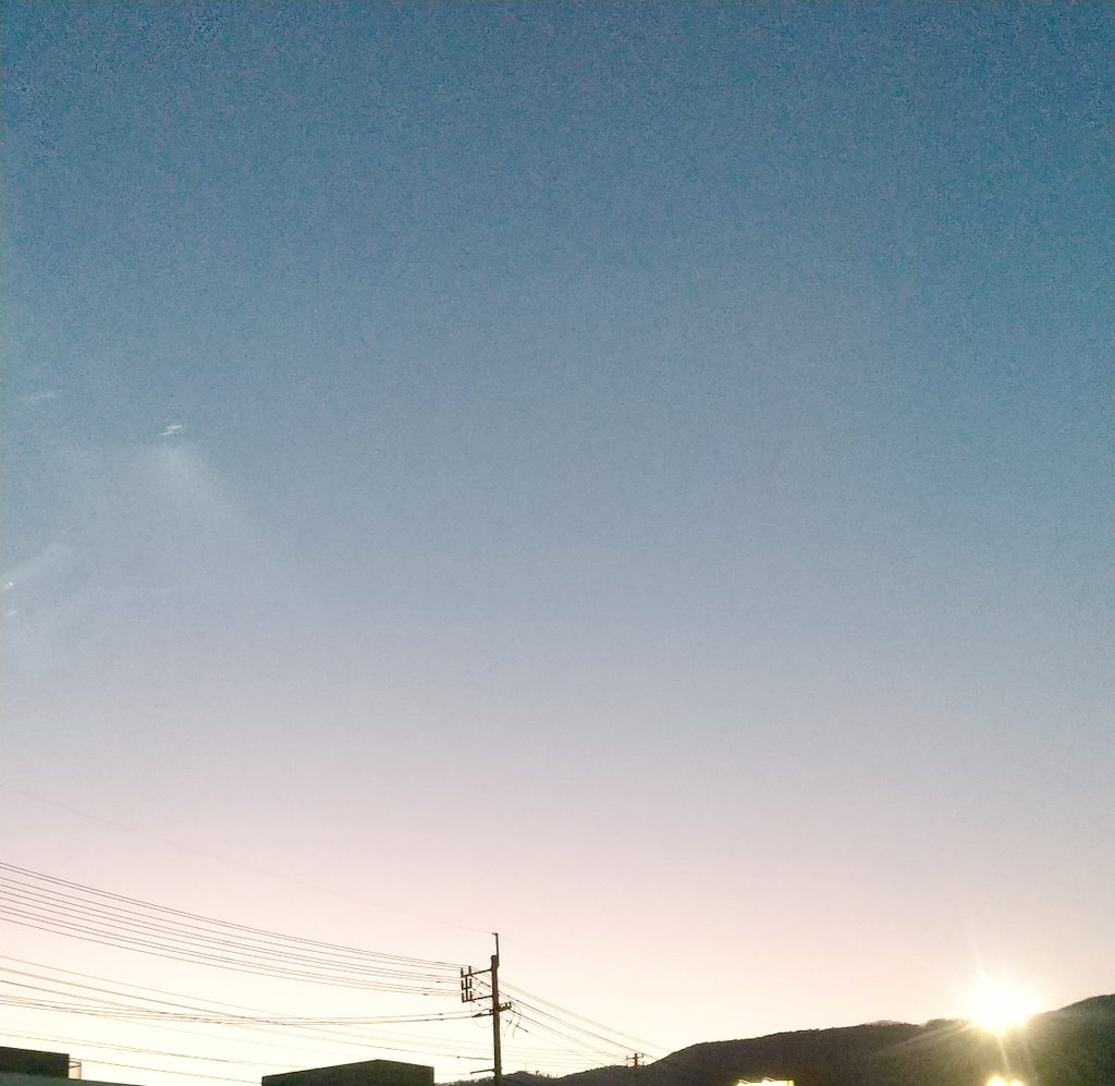 yoru_mee's tweet photo. 空の色がよかった。ボラへ💜 https://t.co/FRJzAtBTCE