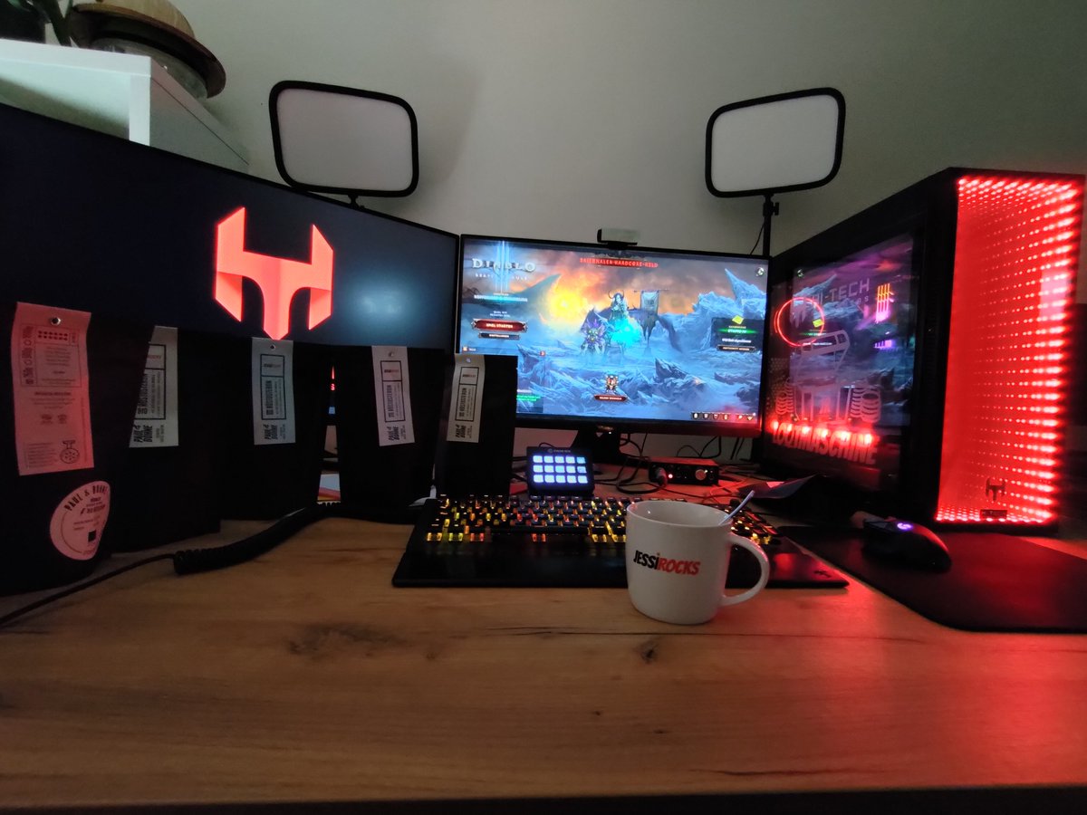 jessirockstv's tweet photo. Nach fast 2 Wochen gibt es heute, ab 15:00 Uhr wieder einen Stream :) freue mich

PS: ich lade nur noch ALLE Updates für meine Lootmaschine von @hitech_gamer und muss das RGB für 2023 anpassen :)

#werbungweilmarkegenannt #hitech #pc https://t.co/8cOTa2jOVN