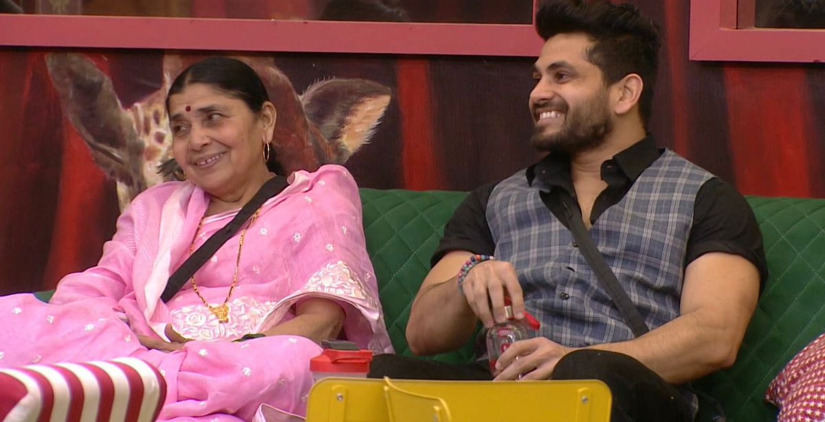 ShivThakare9's tweet photo. Dear Aai,

Thank you for your love, support, and the good morals and values that you instilled in me.

You taught me NOT to be afraid to use my voice, because my thoughts and opinions matter. 

Because of your teachings, I shine! You're my Queen ! Thank you Aai ❤️✨ https://t.co/OWNvzTae55
