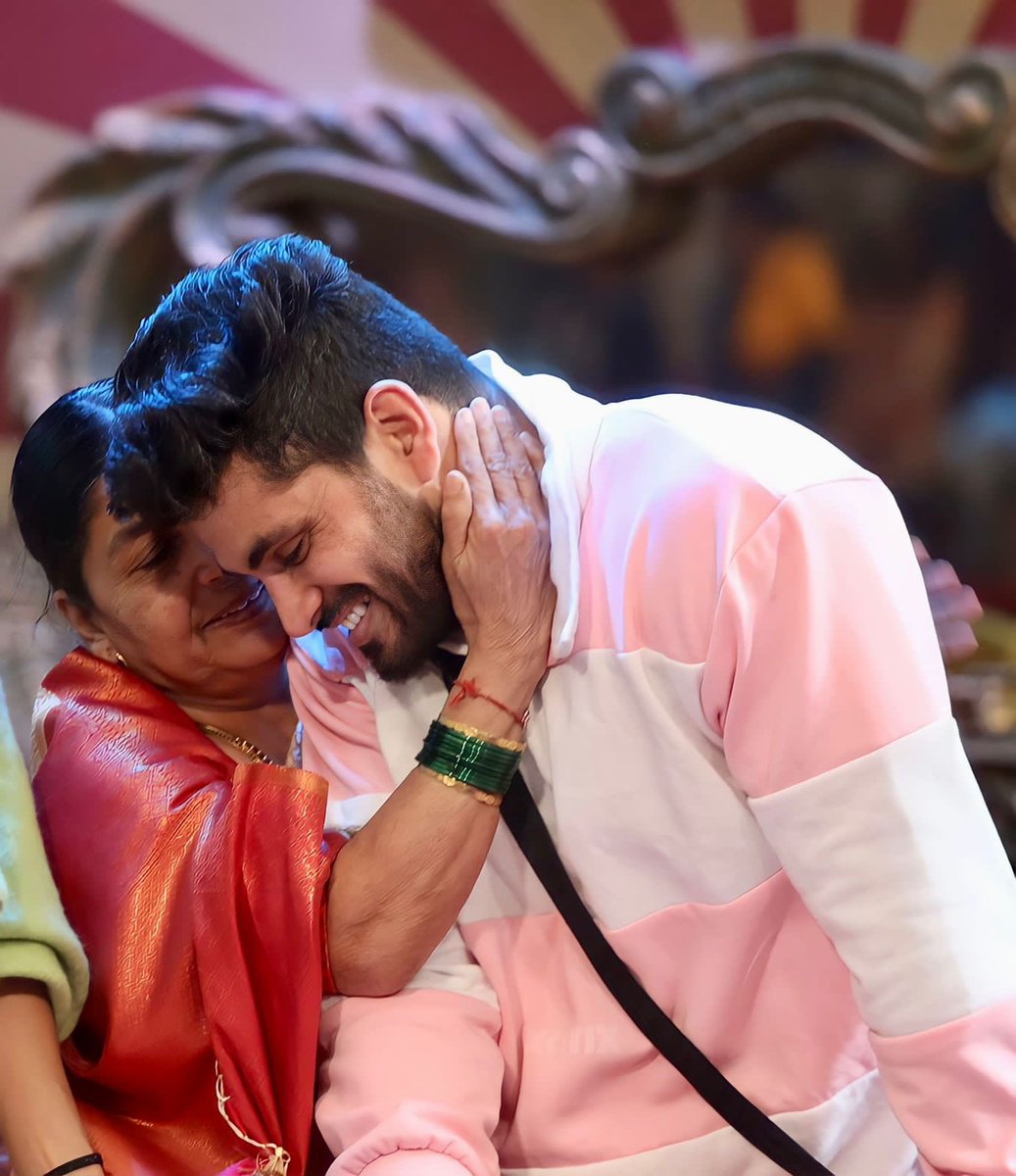 ShivThakare9's tweet photo. Dear Aai,

Thank you for your love, support, and the good morals and values that you instilled in me.

You taught me NOT to be afraid to use my voice, because my thoughts and opinions matter. 

Because of your teachings, I shine! You're my Queen ! Thank you Aai ❤️✨ https://t.co/OWNvzTae55