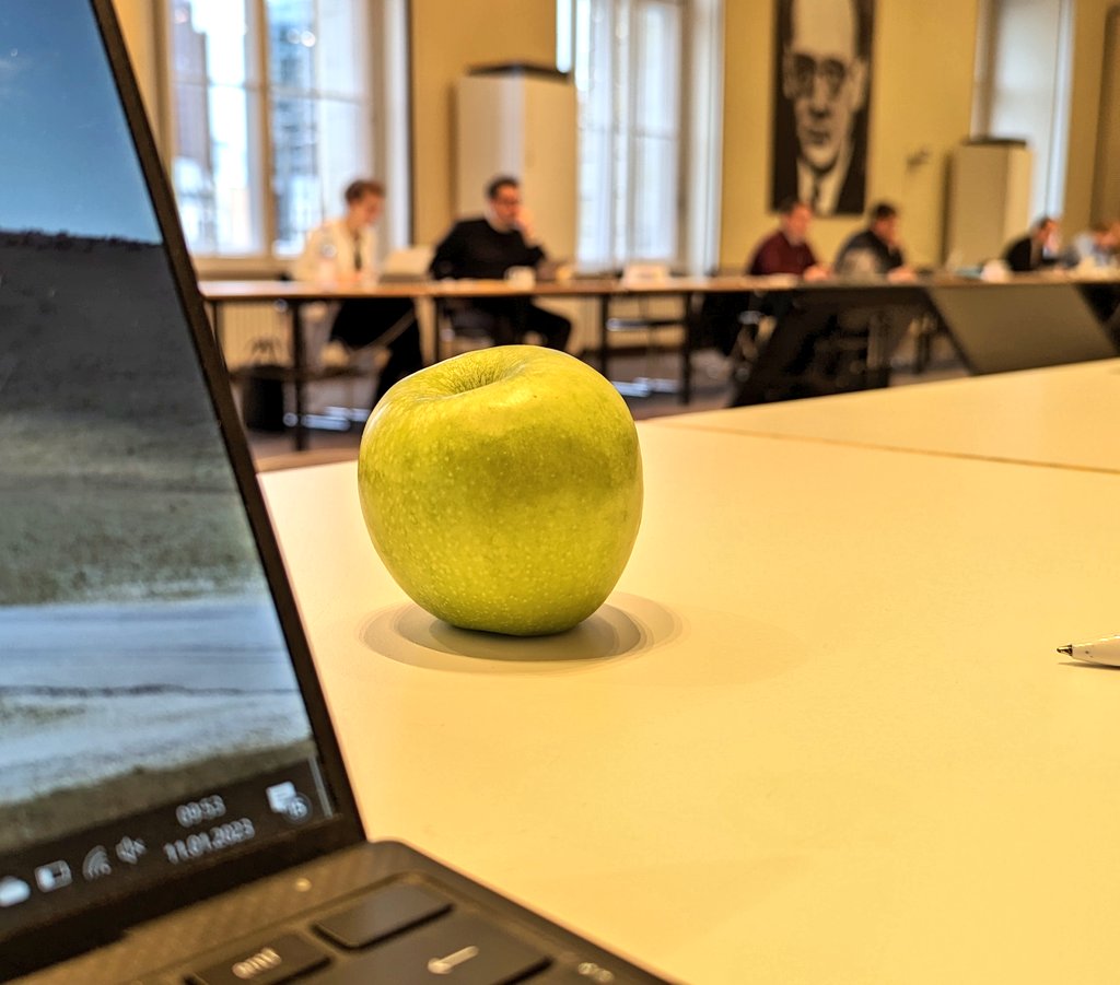 Tobias_Schulze's tweet photo. Guten Morgen aus dem #DiDat @AGH_Berlin.
Ich habe jetzt auch #Apple. https://t.co/Siignfekoo
