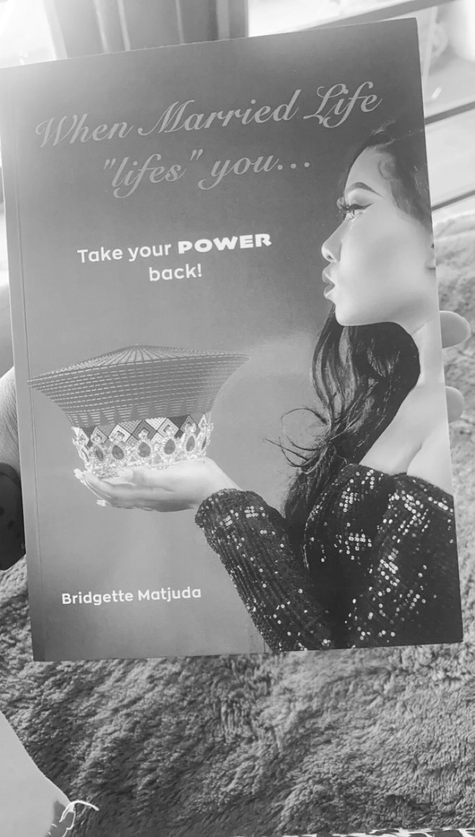 Kamo_theReal's tweet photo. Thank you Gogo for my read, may this treasure continue to win accolades for the service it’s giving the people.

Akwande! ♥️👏🏽👏🏽 https://t.co/LFTy7Zv9wh