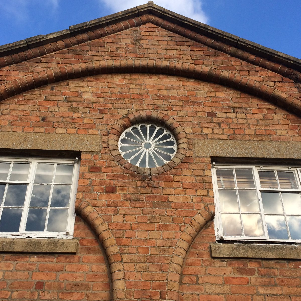 Happy #HeritageTreasures day! We’re joining <a href="/HeritageFundUK/">The National Lottery Heritage Fund</a> to celebrate inspiring heritage. If you live in #ChippingCampden - why not join our Society and get involved with our beautiful heritage? <a href="/cotswoldhouseGL/">Cotswold House Hotel</a>