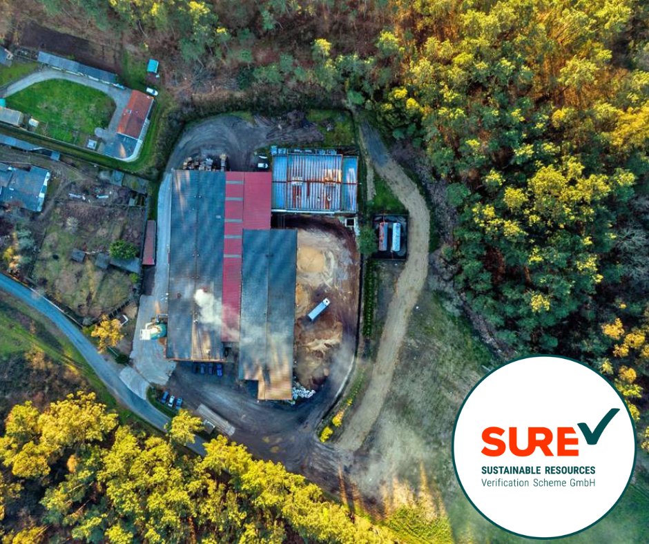 PelletsPremium's tweet photo. 🙌A finales del 2021, nos convertimos en la primera pyme española en obtener la certificación #SURE 📃.
Esta certificación como un instrumento útil que acredita la sostenibilidad tanto de nuestros productos como de su proceso de elaboración 👌💚
#Biomasa #pellets  #energía https://t.co/Tjlqzamhgf