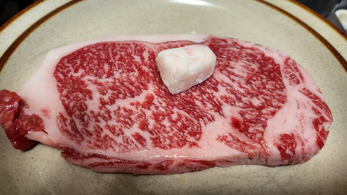 母から貰いし宮崎牛を焼く 