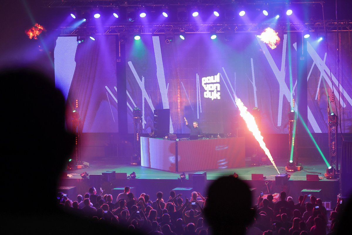 PAULVANDYK's tweet photo. Started the year with a BANG in Berlin! Check out the pix of my show at @VertiMusicHall.

Photos © STAGEVIEW - Pedro Becerra https://t.co/Gbu1xVVfZi