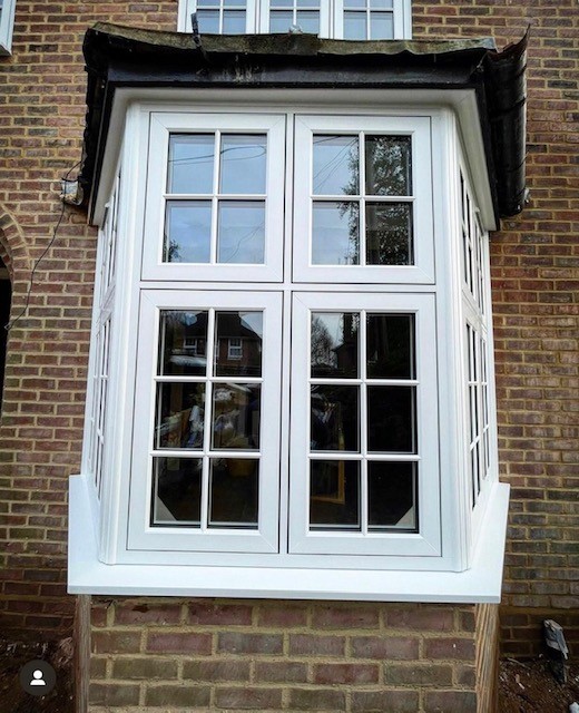 residence9's tweet photo. Stunning R7 square Bay in Grained White with added Georgian bar gives this property instant kerb appeal 🤍
Beautifully installed by @HarpendenWindow👏
Visit https://t.co/0ugPngpGzk
#residencecollection #R7 #residence7 #grainedwhite #windowwednesday #myresidence https://t.co/JDfJt6E0Qg