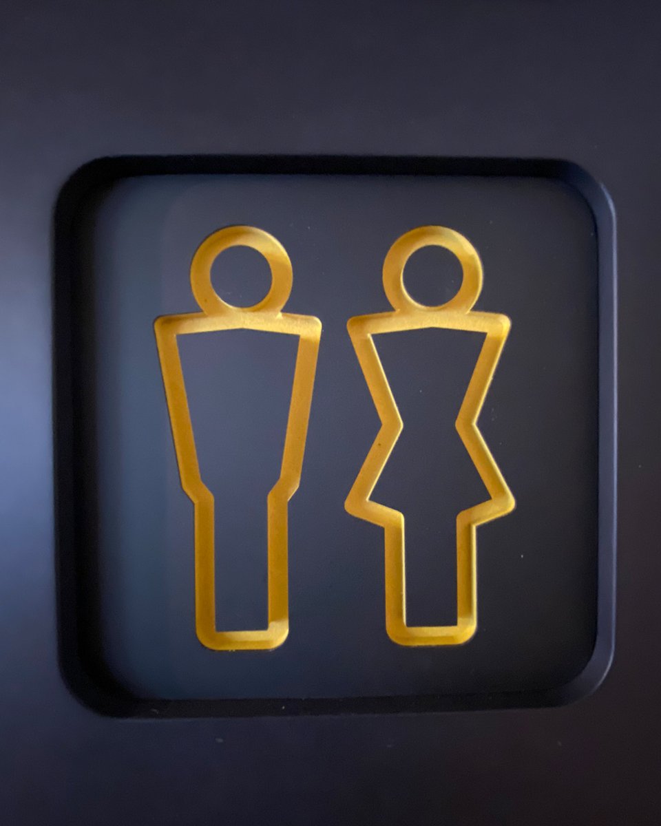 Seit Montag sind wir auch im Showroom in Reichertshausen wieder für euch verfügbar.

Zum Start ins neue Jahr gibts heute einige Eindrücke von unserer #Teeküche.
Gewagt? Durchaus - Aber wir finden die Kombination aus Gelb und Efeugrün doch irgendwie ansprechend.