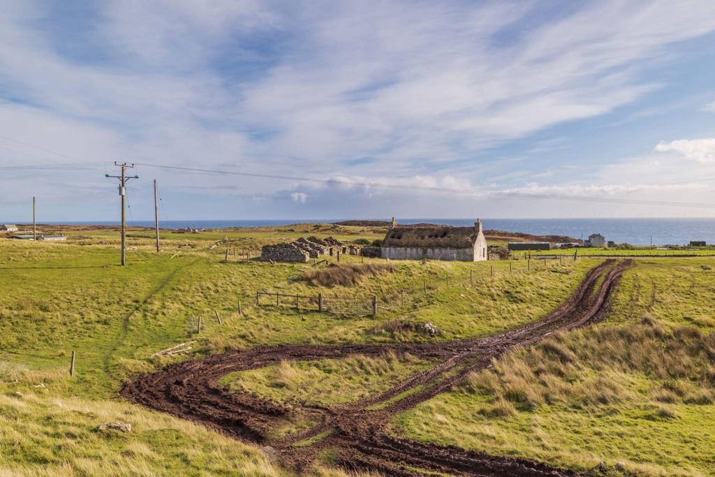 McEwanFraser's tweet photo. 📍 Decrofted Plot with thatched cottage (0.13 Hectare/0.32 acre),Caithness,KW1

▪️ Offers over £55,000
▪️ Plot of Land

➡️ https://t.co/JHV5jAs97d

For more information or to arrange a viewing:
📱 DM or WhatsApp us
☎️ Inverness 01463 211 116
📧 viewings@mcewanfraserlegal.co.uk https://t.co/G9y3v32kVz