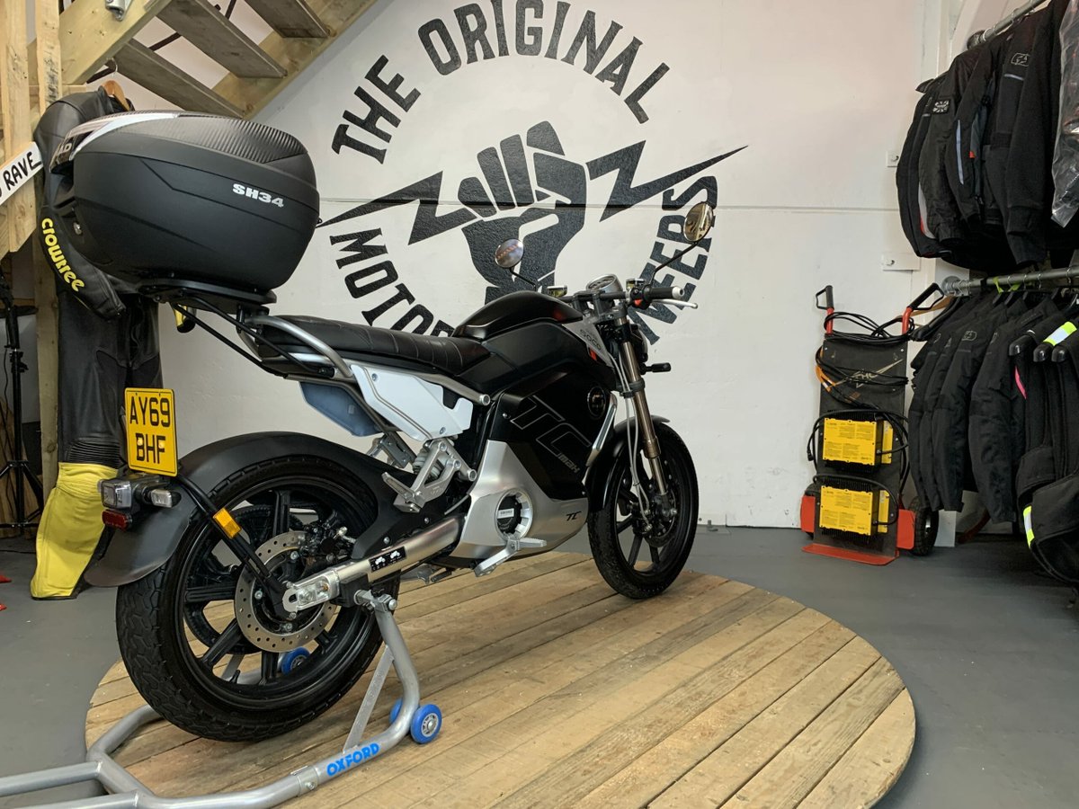 EngElecMotCo's tweet image. Leading the electric way⚡️2019 Super Soco TC Max, £3,495, miles 721, licence requirement CBT. EEMC warranty, mobile servicing, charge-cycle-check, part ex, nationwide delivery, financing available🏍️More info or to demo bit.ly/3iBvoqR @supersocouk #supersoco #tcmax #EVs