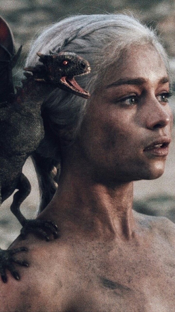 Yosoybloom's tweet photo. @cardenazzz La madre de dragones 🐉 https://t.co/iH1sjLFrMi
