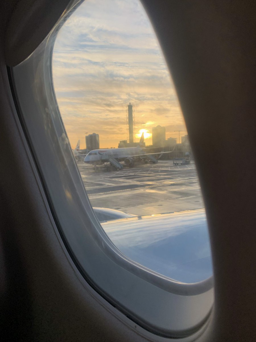 JamesH_Design's tweet photo. First London touchdown of ‘23. @fullcomms. #letsgotowork #letsgotolunch https://t.co/ihx8UQFbjr