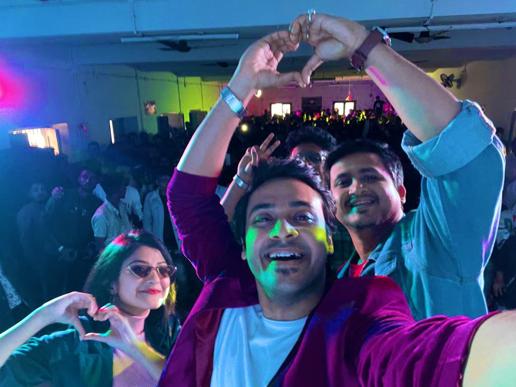 SVFsocial's tweet photo. #Dilkhush করা frame 💜
@RahoolOfficial @Soham_Majumdar_ @nilayanofficial #AishwaryaSen #SubhadeepPan https://t.co/lOSXWdLMqt