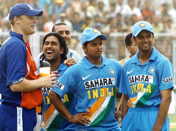 ImRaina's tweet photo. My warm birthday wishes to an amazing person #RahulDravid . Wishing you a wonderful and splendid year filled with love, prosperity, and great adventures. Loads of love Rahul bhai 🎂🙌 https://t.co/DANvJ0WJnC