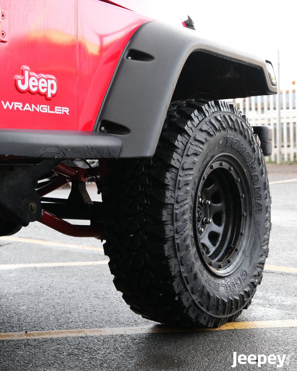 jeepeycom's tweet photo. Wrangler TJ uplifted ⬆️ with @metalcloak 3.5” lift kit, RockSport shocks and @core4x4fab control arms and track bars. 

#jeepey #jeeptj #wranglertj #liftkit #suspensionlift #redtj https://t.co/Tt2U2nqf77