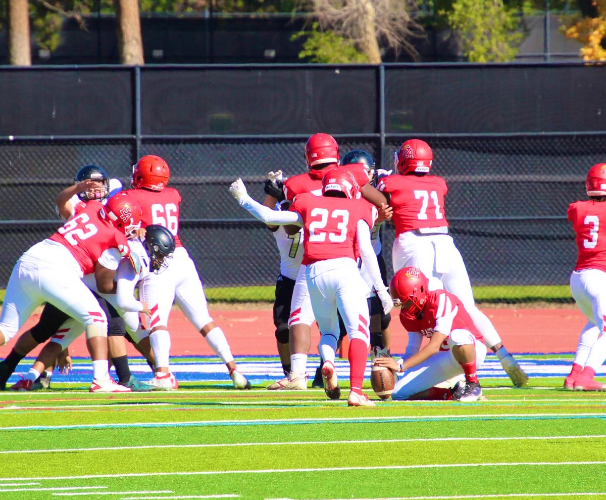 Anyone looking for a Class of 23 punter/kicker who isn’t scared to make plays?   Hit me up! I’m your guy. Phone number in bio or DM me for any questions!